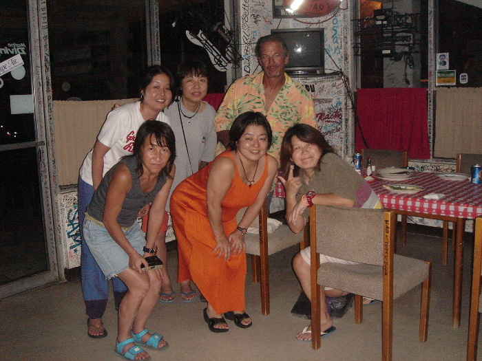 Ryoko Hayashi and diving friends